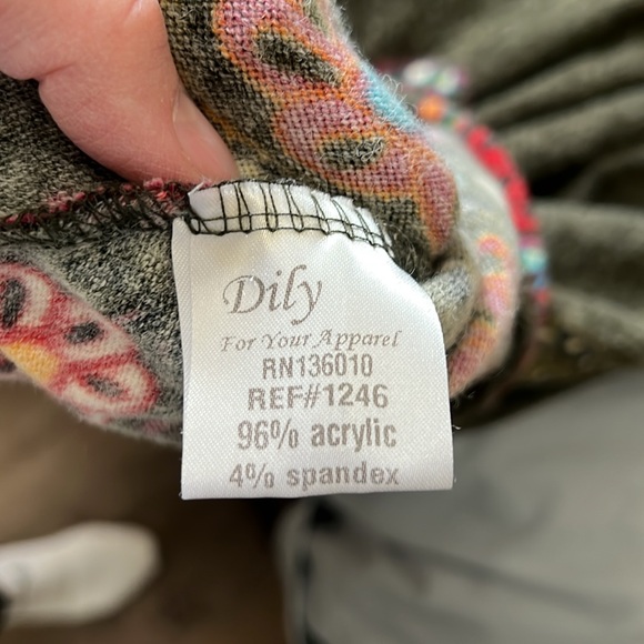 Multi-colored dress. - Picture 5 of 6